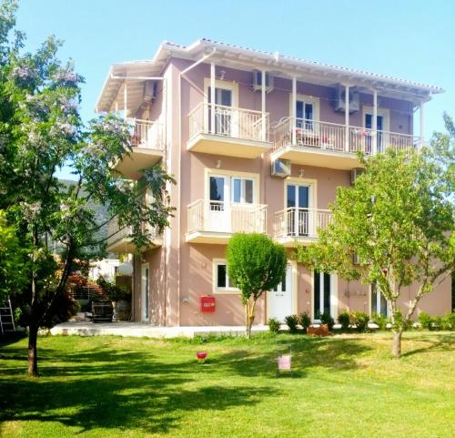  Elias Apartments, Pension in Nydri