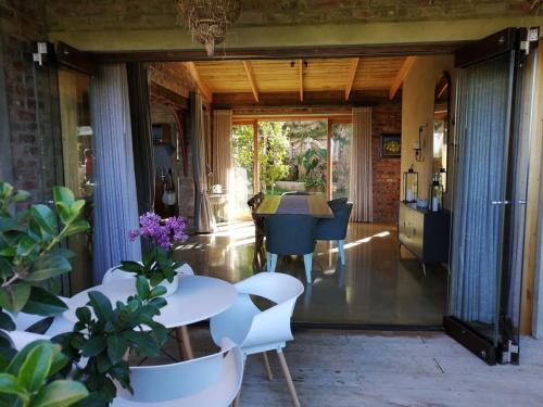 Winelands Manor Vineyard Views in 里比克堡