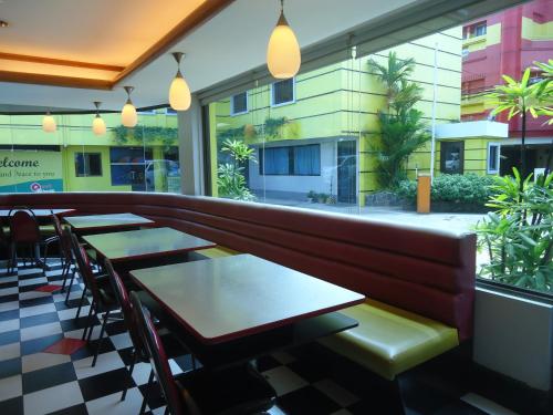 Restaurante, Park Bed and Breakfast Hotel Pasay in Manila