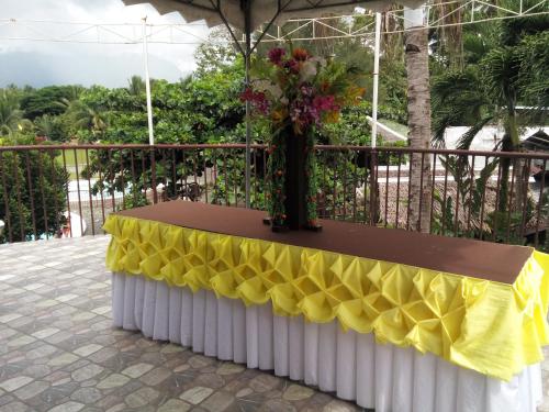 Balkons/terase, Gazebo Pools and Restaurant in Cabadbaran