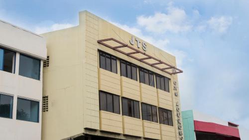 Exterior view, One Lourdes Dormitel near Casa Real de Iloilo