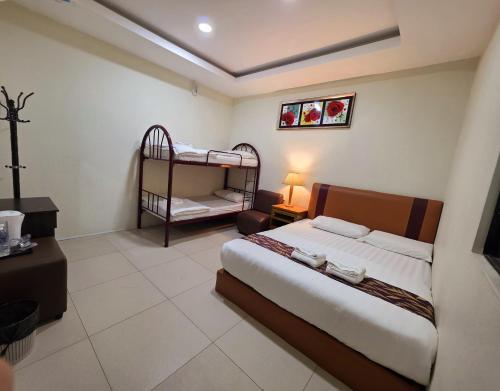 Grand Line Hotel Semporna Room Type - Family Room