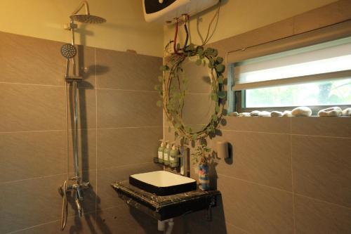 Double Room with Garden View image 10