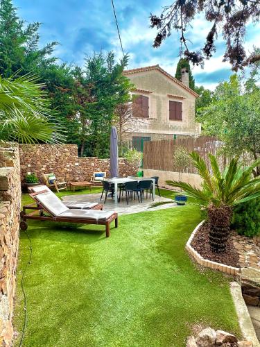 Superbe 3 pieces - 6 pers - Clim - Jardin - Apercu mer in Le Trayas Superieur