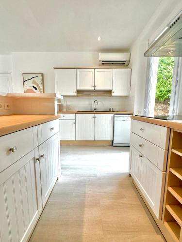 Superbe 3 pieces - 6 pers - Clim - Jardin - Apercu mer in Le Trayas Superieur