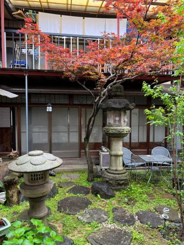 room detail thumbnail 2