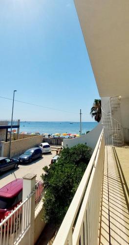 TORRE LAPILLO Fronte Mare in Centro con parcheggio coperto 4
