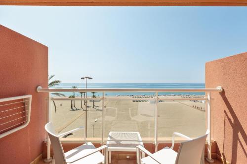 Double Room with Front Sea View (2 Adults) image 5