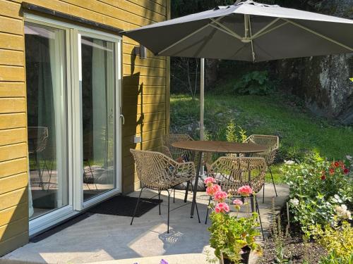 Flåm Tinyhouse with a Waterfall View (Flam Tinyhouse with a Waterfall View) in 플램