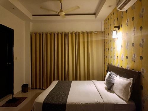 2 twin beds