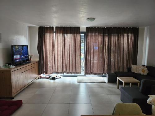 Tomorrowland rooms in Reet