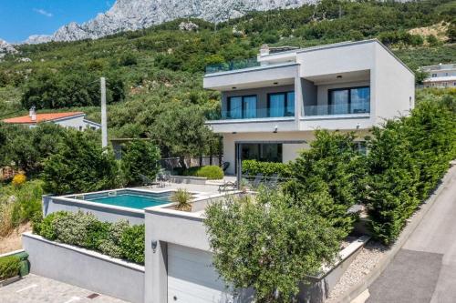 Villa image 2