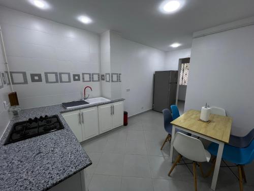 cuisine, Charmant T3 au cœur du centre-ville in Hai El Moudjahiddine