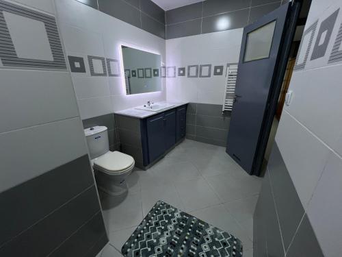 Salle de bain, Charmant T3 au cœur du centre-ville in Hai El Moudjahiddine