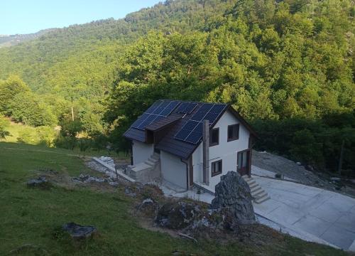 Ivan's House Cornereva in Rusca