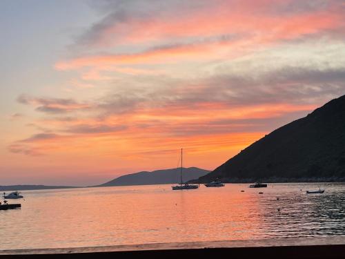 View, Apartmani Suzanna in Mirista