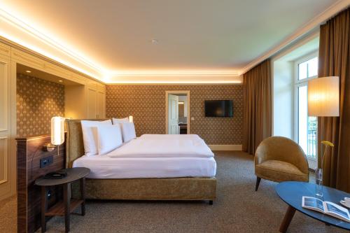 克雷斯塔宮廷酒店 (Cresta Palace Hotel) in 切萊里納