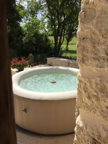 La grange du prieuré - country house (La grange du prieure - country house) in Saint-Clar