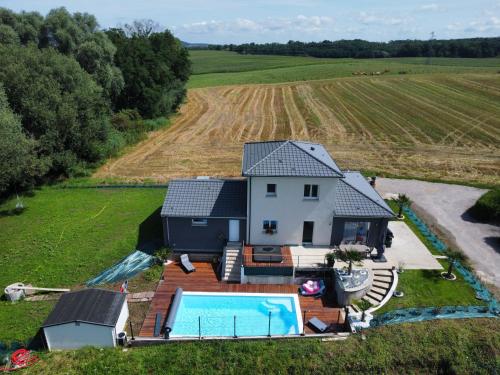 Villa au calme suréquipée 3 ch 9p maxi gîte à louer Vitrimont