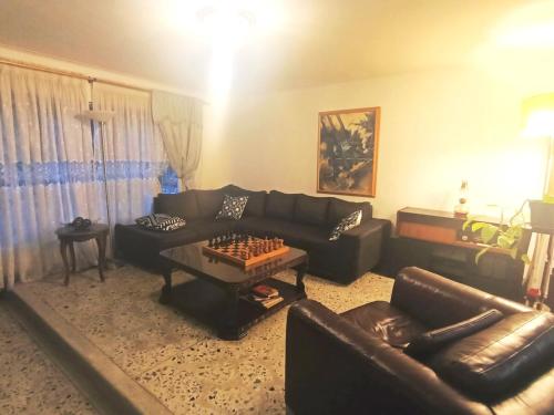 Casa Clásica Zona Centro Medellín, Casa Villa para 8H, Medellín