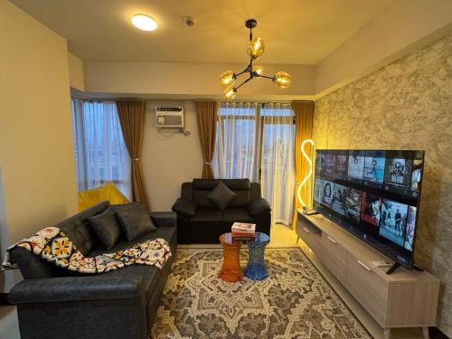 Modern Spacious 2BR 68 sqm Condo in Manhattan Heights Pool View, Manila