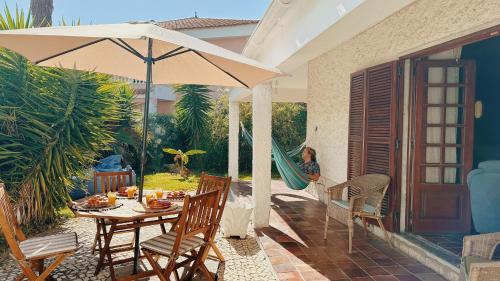 Coastal Garden Paradise Retreat- 6 min from the beach chambre d'hôte Vila Nova