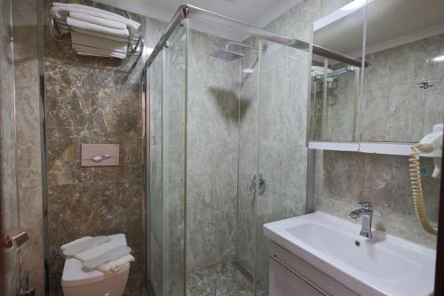 Standard Double Room image 10