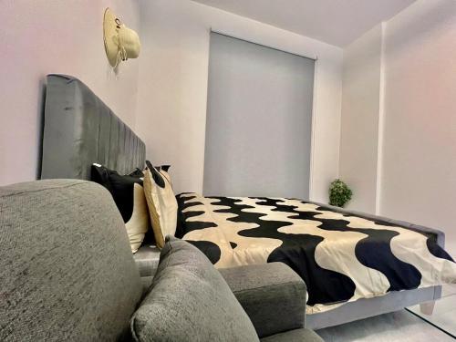 3 mins walk to ADCB metro, Dubái (foto 7)