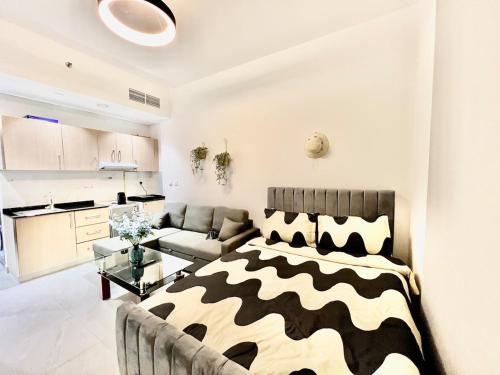 3 mins walk to ADCB metro, Dubái (foto 9)