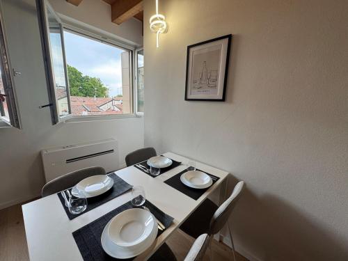 Apt nel cuore di Mantova con garage in มอนโตวา