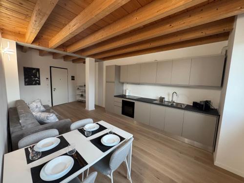 Apt nel cuore di Mantova con garage in มอนโตวา