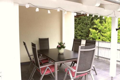 Erkély/terasz, Schöne Ferienwohnung vor den Toren Pullman Citys drei (Schone Ferienwohnung vor den Toren Pullman Citys drei) in Aicha vorm Wald