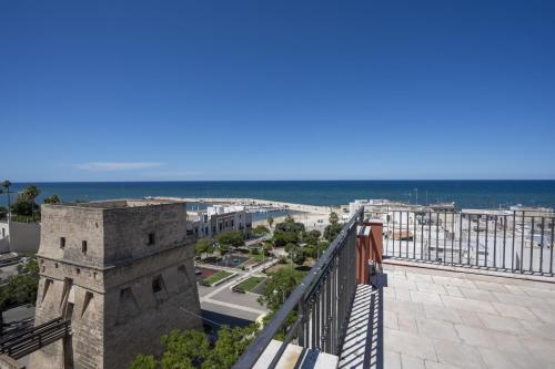 PalazzoTorre203 Highest SeaView Terrace in the City in Torre a Mare