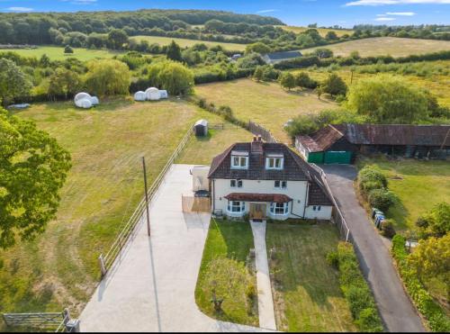 Stunning Detached Spacious Farm Retreat with Hot Tub gîte à louer Blean