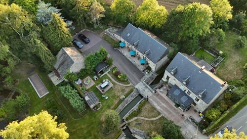 Зовнішній вигляд готелю, Le Moulin de Benneville chambres d'hôtes, petit déjeuner compris (Le Moulin de Benneville chambres d'hotes, petit dejeuner compris) in Оне-Сюр-Одон