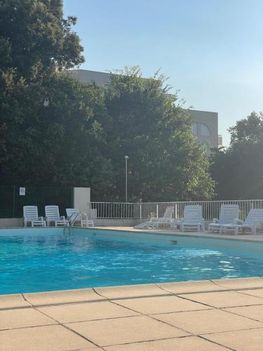 景觀, Apartment with residential pool in 勒卡內