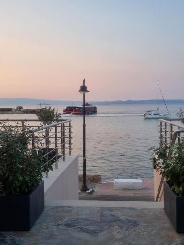La vie luxury suites in Megalochori (Agkistri)