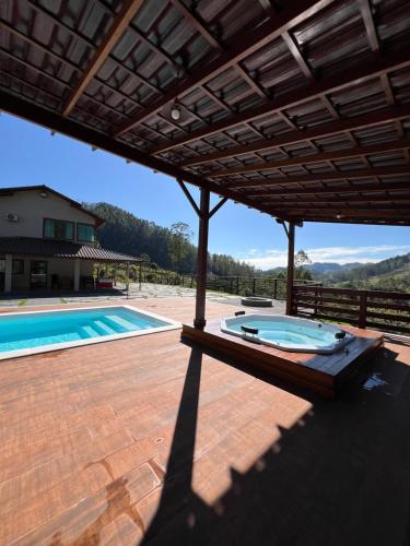 Refugio Premium nas Montanhas de Alfredo Chaves Refugio nas Montanhas de Alfredo Chaves com Piscina  in Alfredo Chaves