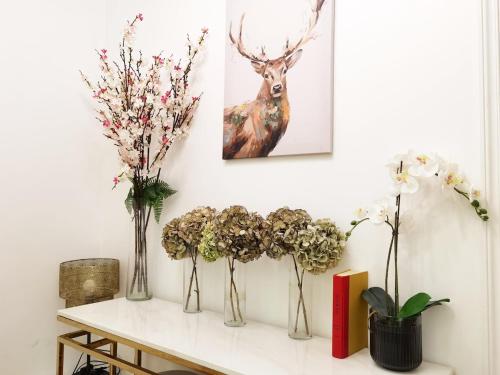 Le Marais / Sunshine Apt/ 5 bdrs/ 3 mins to metro