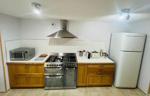 Konyha, Maison de village authentique - De fil en aiguille in Éguzon-Chantôme