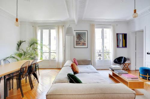 Charming apartment- 2BR-4P- Parc Monceau - image 11