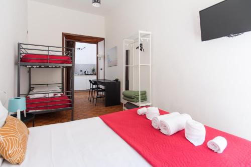 Inside Chiaia rooms - image 6