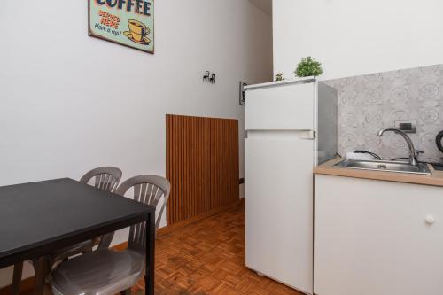 Inside Chiaia rooms - image 5