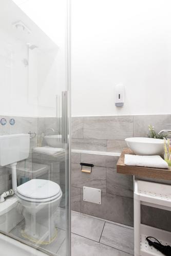 Inside Chiaia rooms - image 7