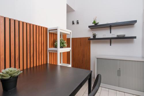 Inside Chiaia rooms - image 2