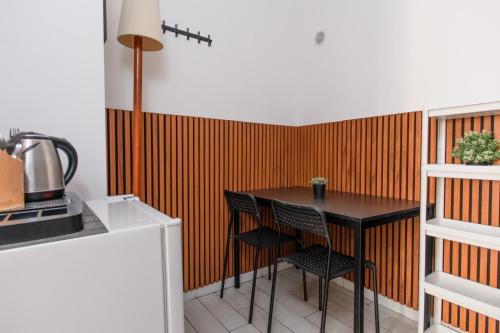 Inside Chiaia rooms - image 10