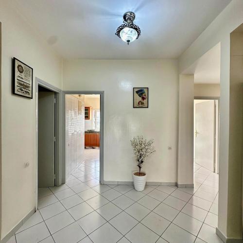 3 Bedroom Apartment With Parking in 샤라프