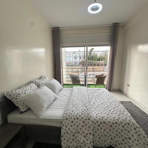 3 Bedroom Apartment With Parking in 샤라프