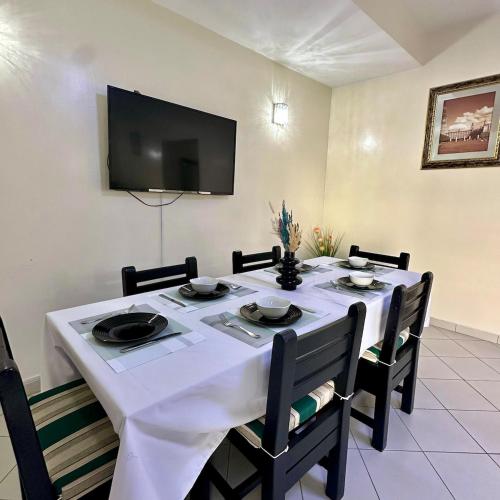 3 Bedroom Apartment With Parking in 샤라프