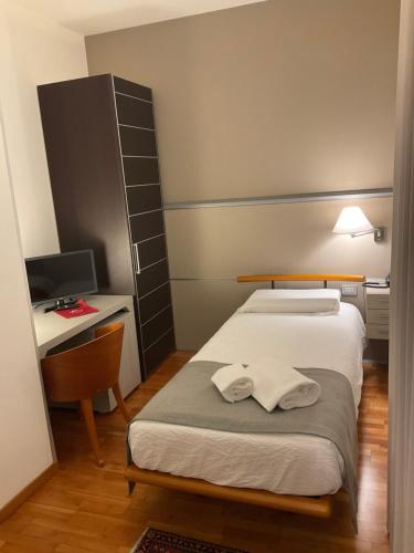 Single Room with Private Bathroom